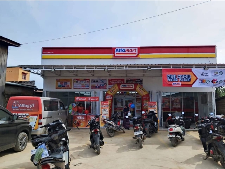 Alfamart Nusantara: Warm Meals at the Heart of Cilacap